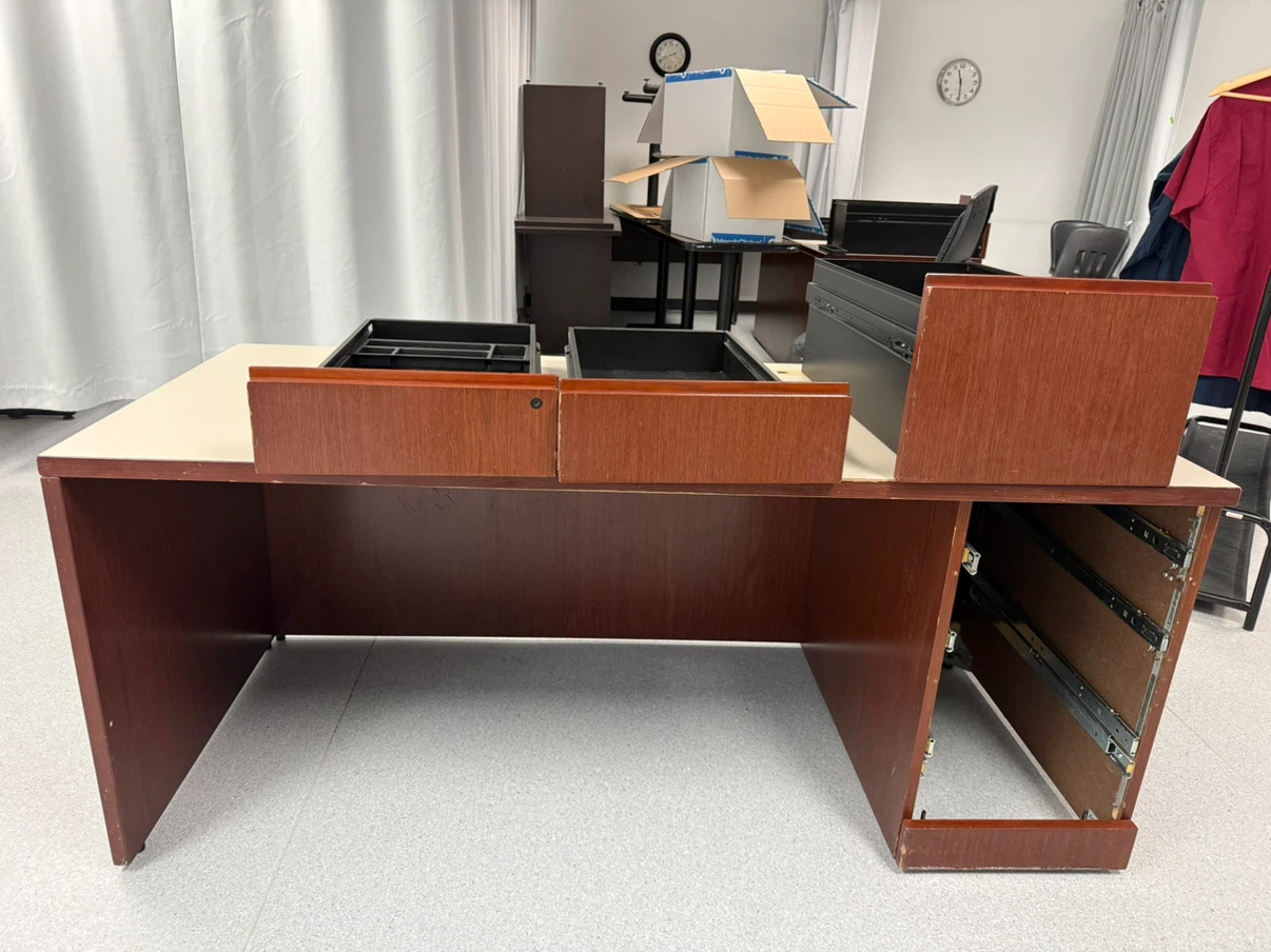 Large wood office desk - photo 5