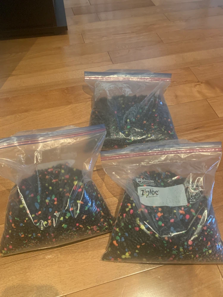 Fish tank gravel