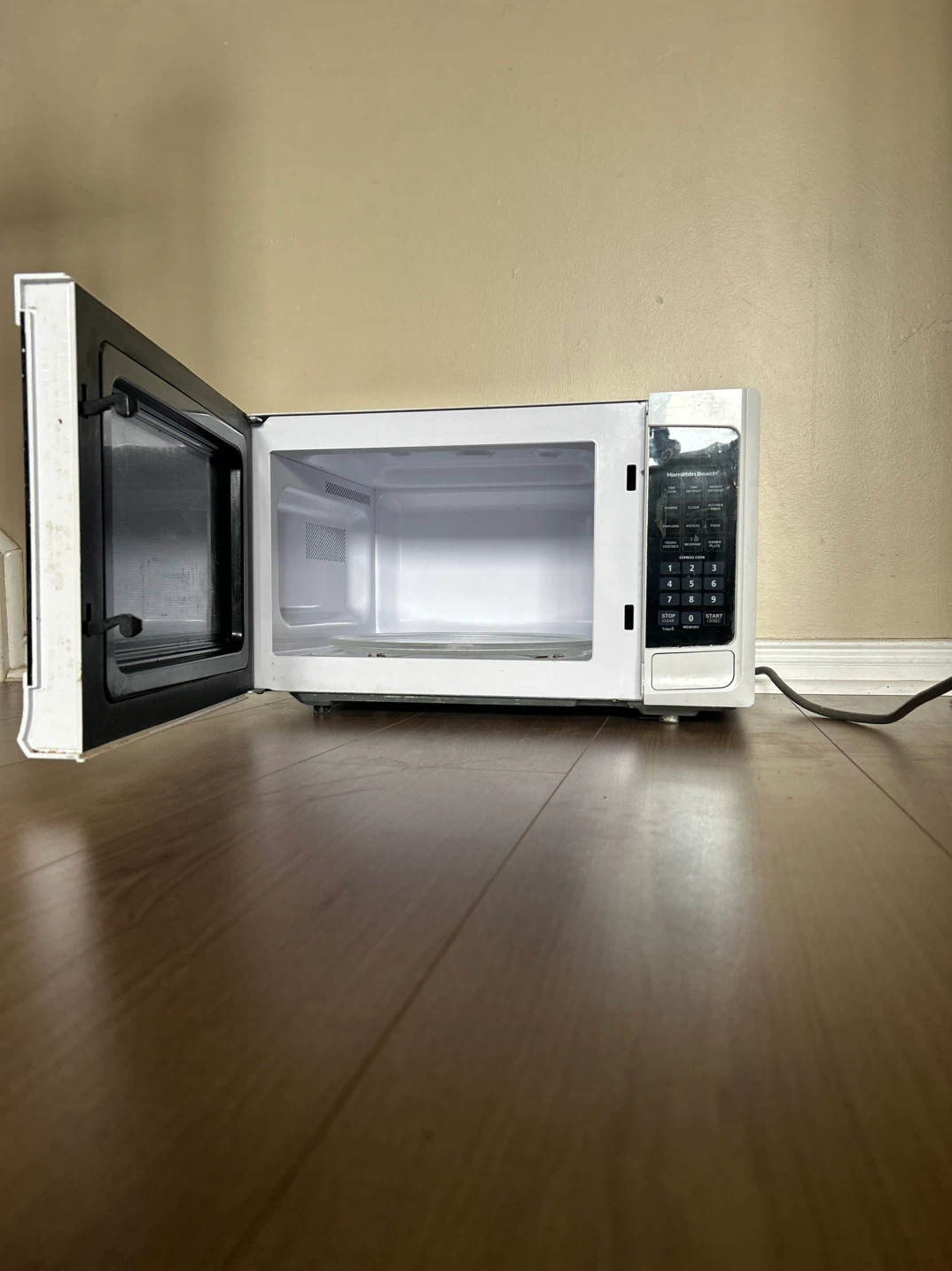 Refurbished microwave - photo 2