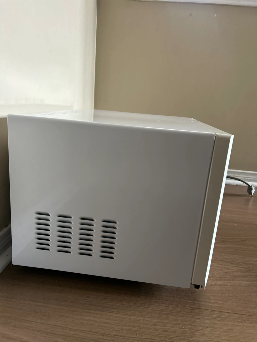 Refurbished microwave - photo 3