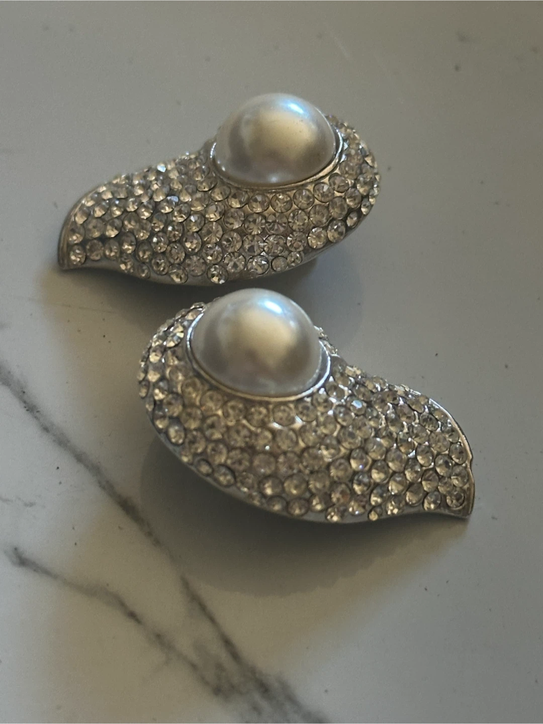 90s Jarin USA Pavé Crystal Faux Pearl Statement Clips - photo 4