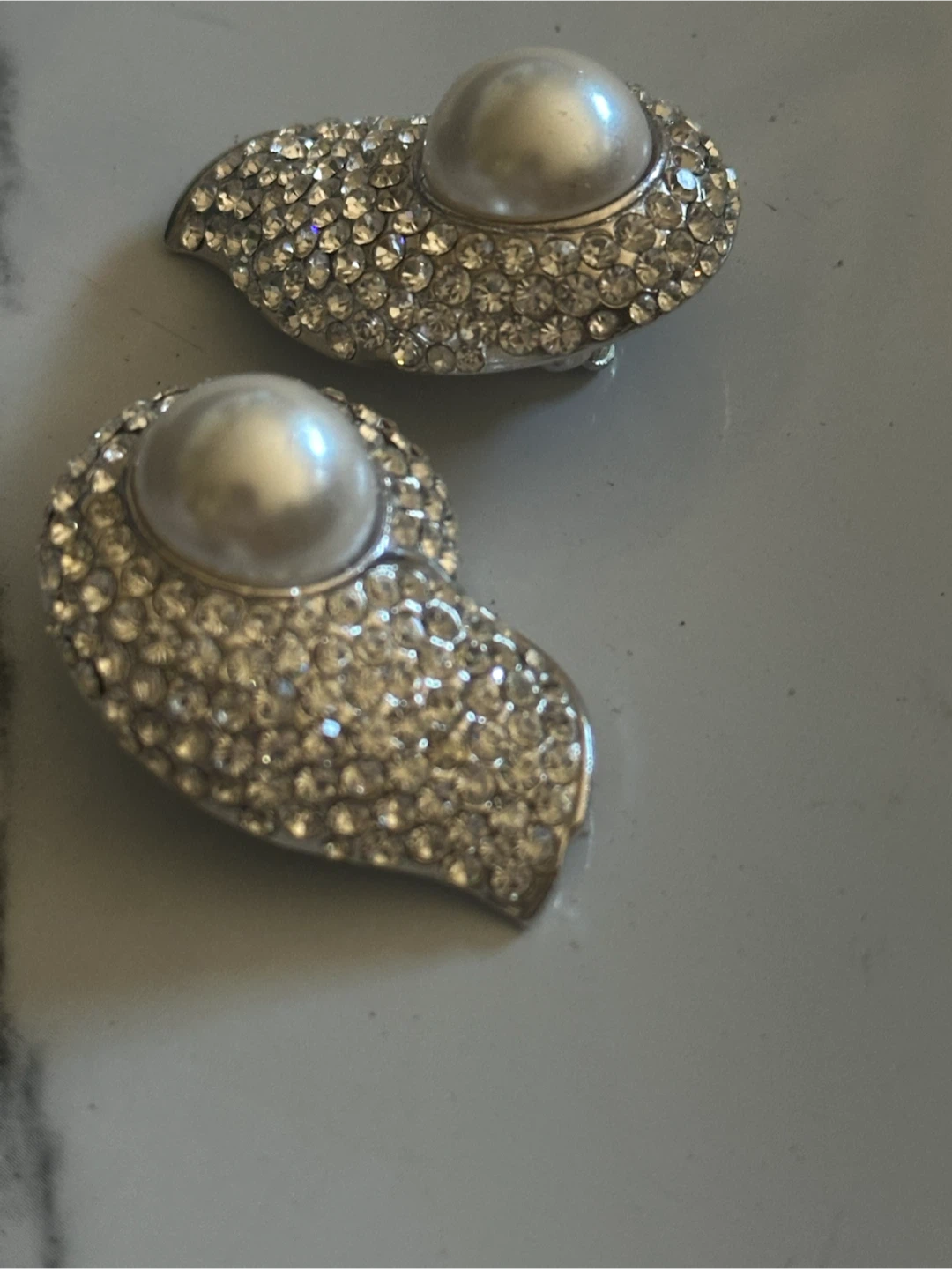 90s Jarin USA Pavé Crystal Faux Pearl Statement Clips - photo 5