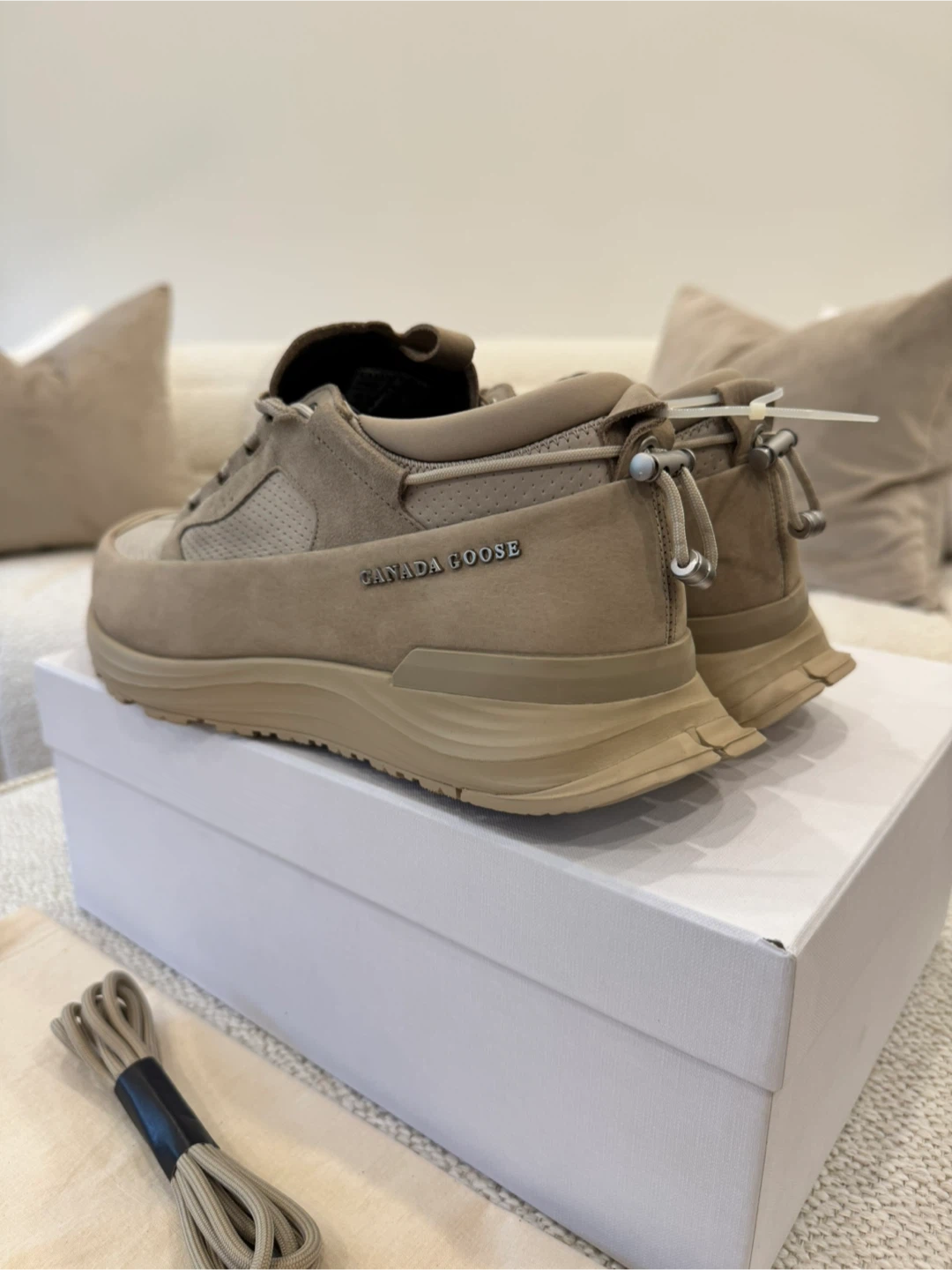 BNWT Canada Goose Glacier Trail Sneaker Limestone | M US 10 - photo 3
