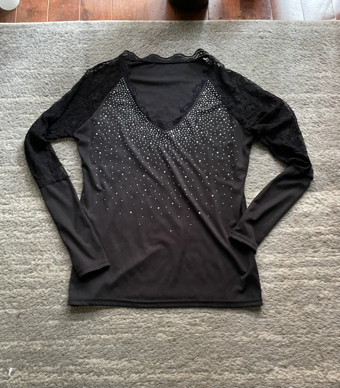 long sleeve top with lace and rhinestones - photo 3