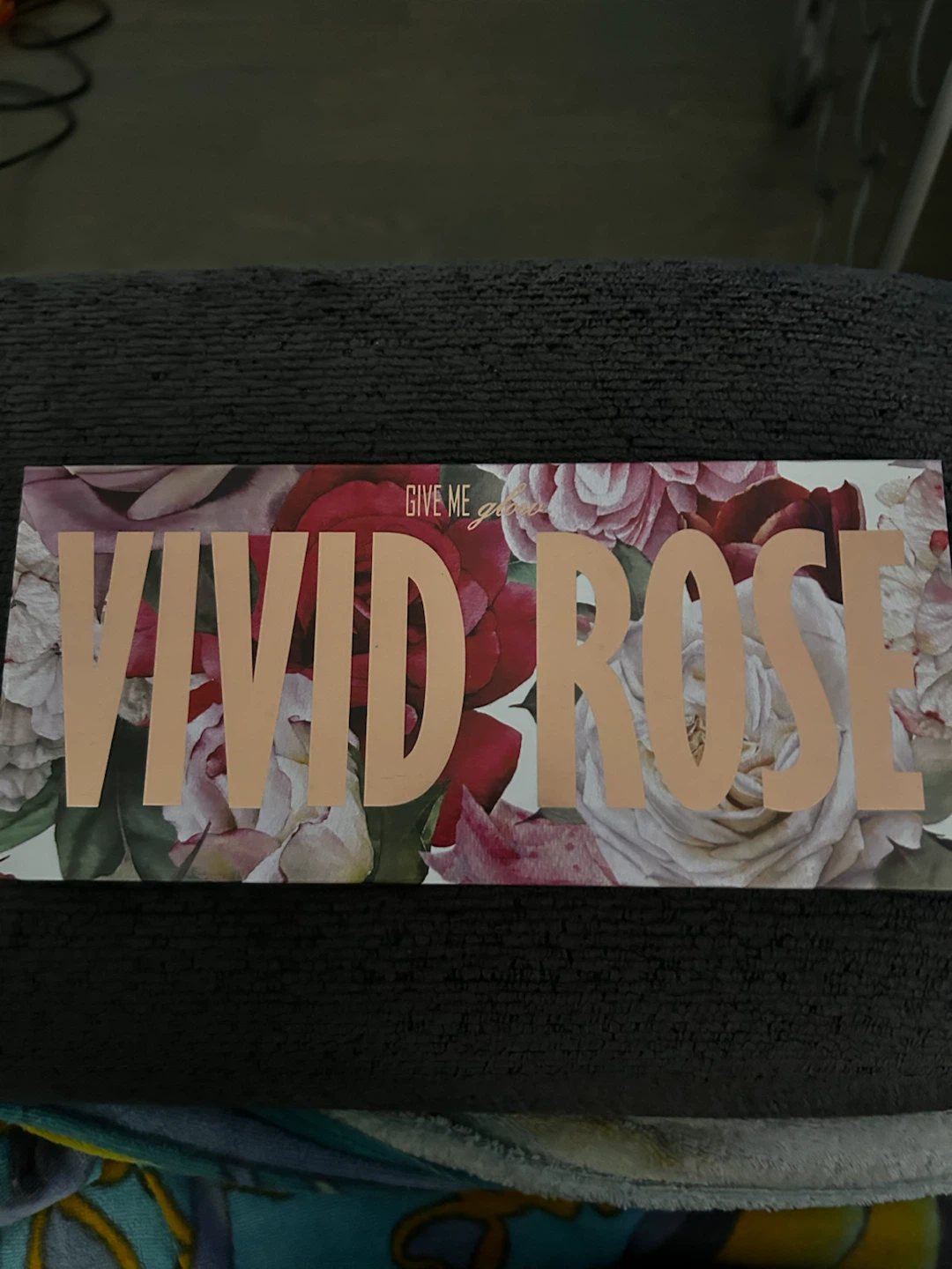 Give Me Glow Vivid Rose Eyeshadow Palette