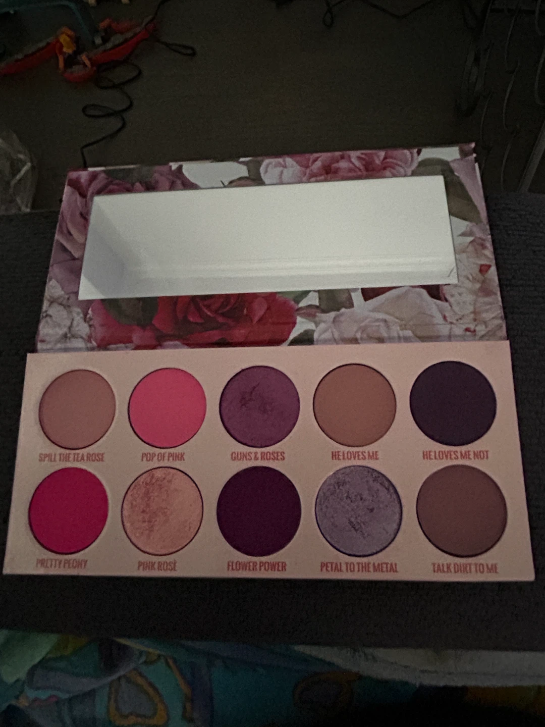 Give Me Glow Vivid Rose Eyeshadow Palette - photo 3