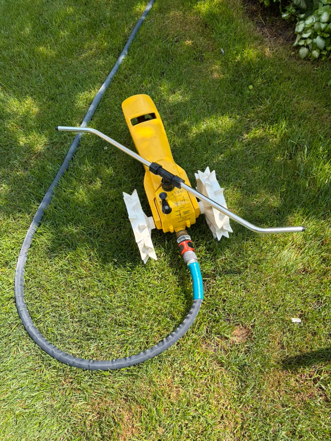 Yellow Traveling Lawn Sprinkler cast  iron - photo 2