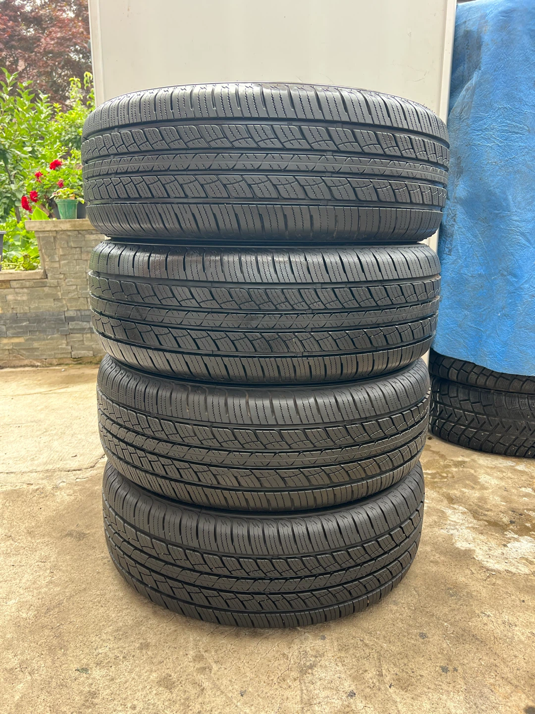 Westlake SU318 H/T 235/55R20 All Season Tires
