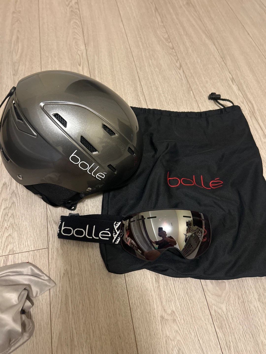 Bolle Ski Helmet and Goggles Set 75$ - photo 2