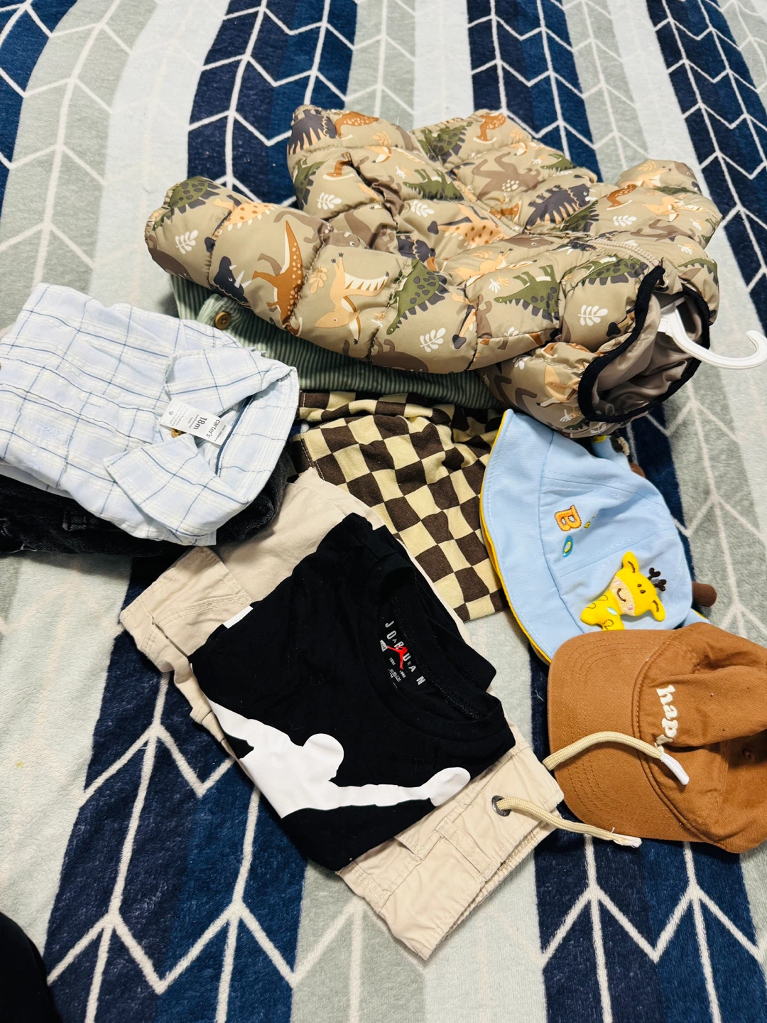 18 month baby boy clothes bundle - photo 2