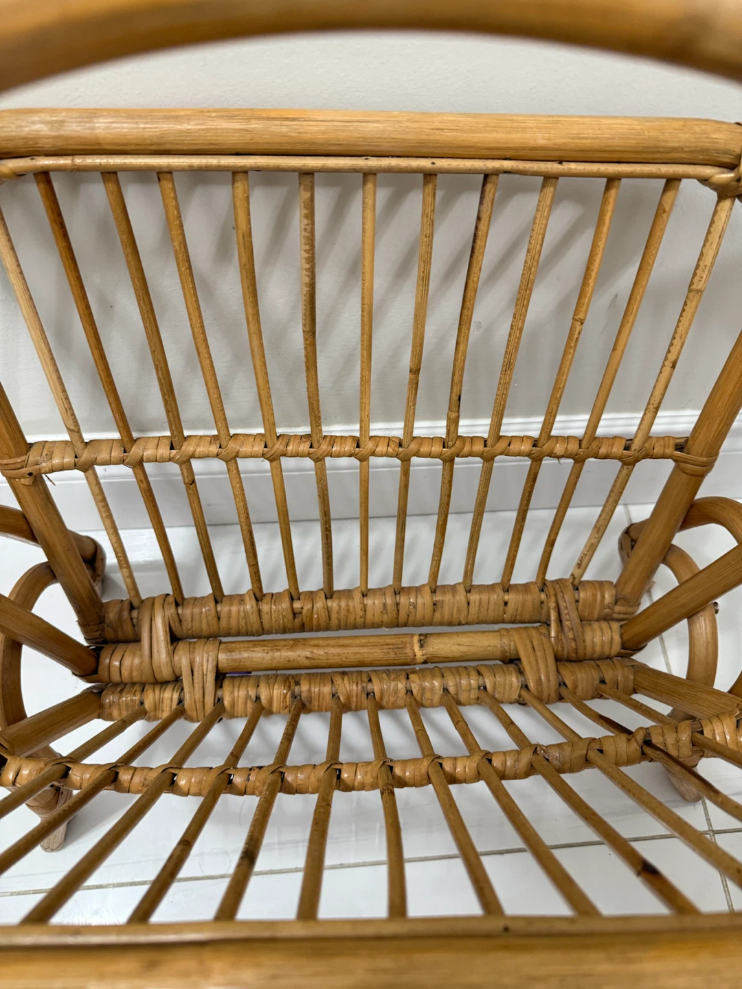 Vintage bamboo and rattan magazine rack - photo 2