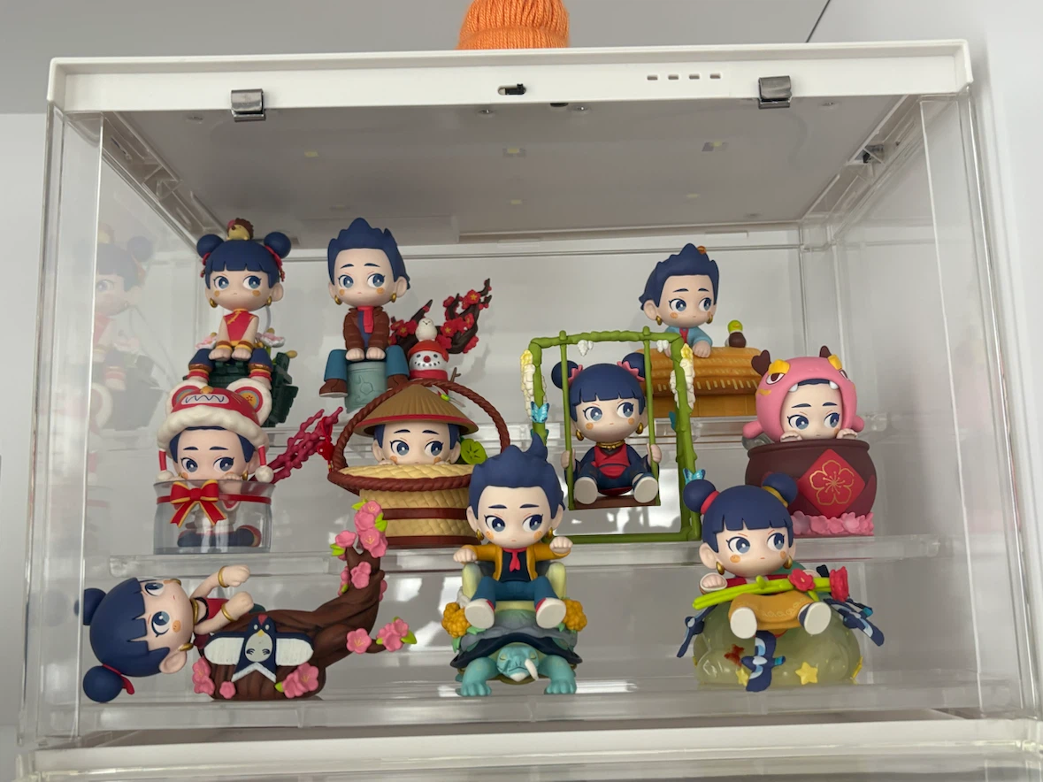 Collection of Decorative Figurines - photo 2