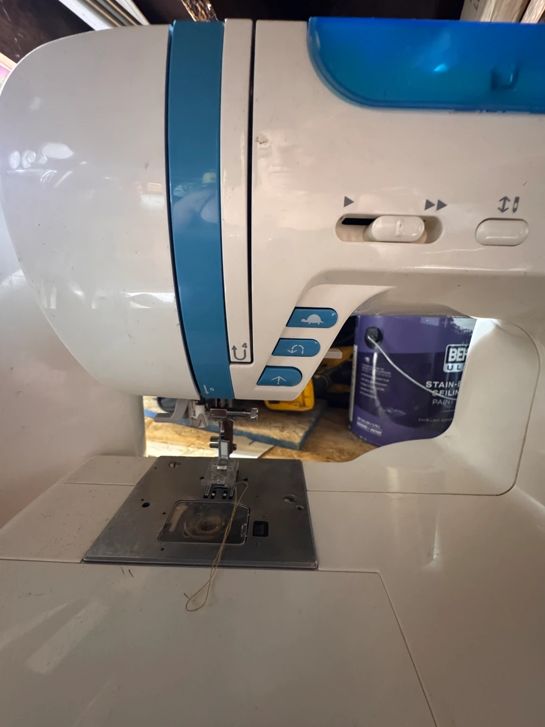 Sewing machine - photo 2