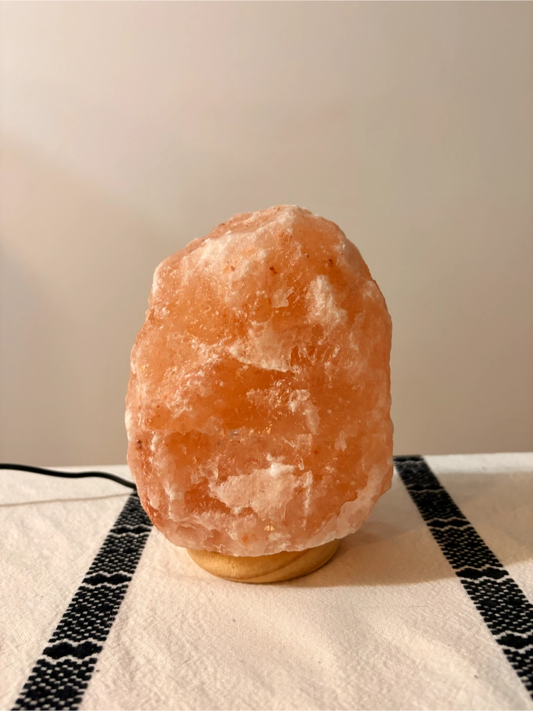 Himalayan salt lamp