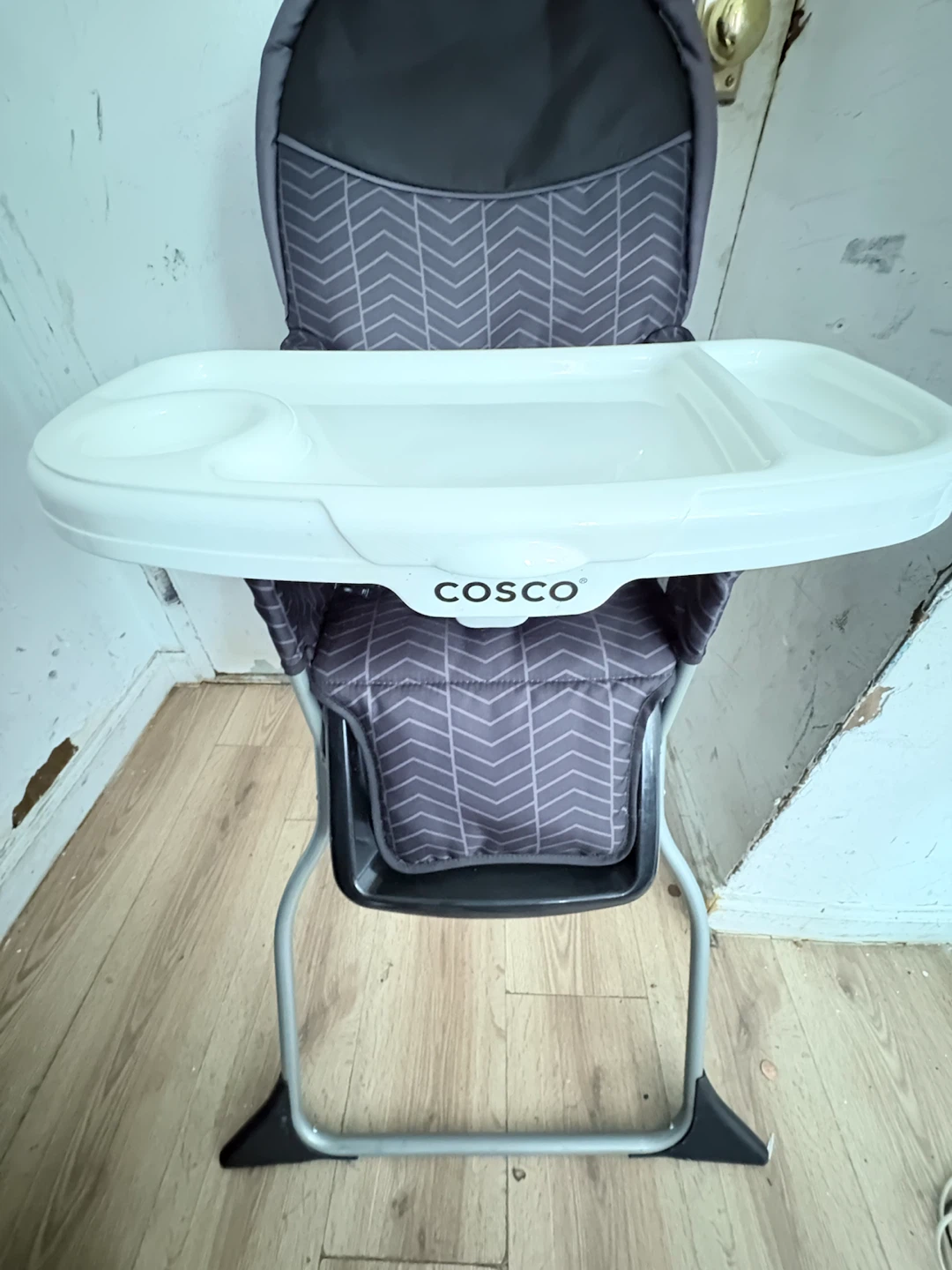 Cosco High Chair - photo 2