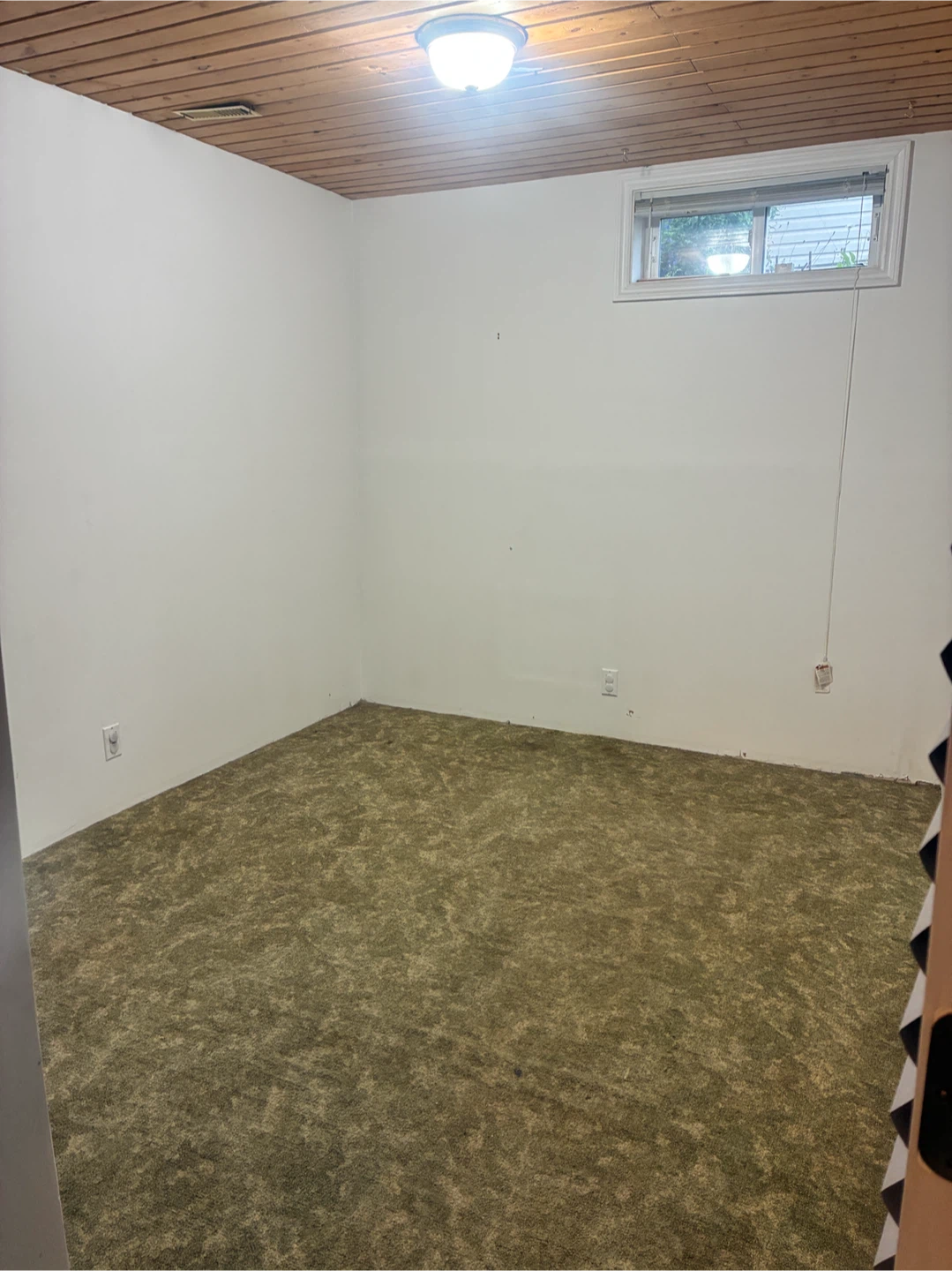 Room for Rent - photo 5