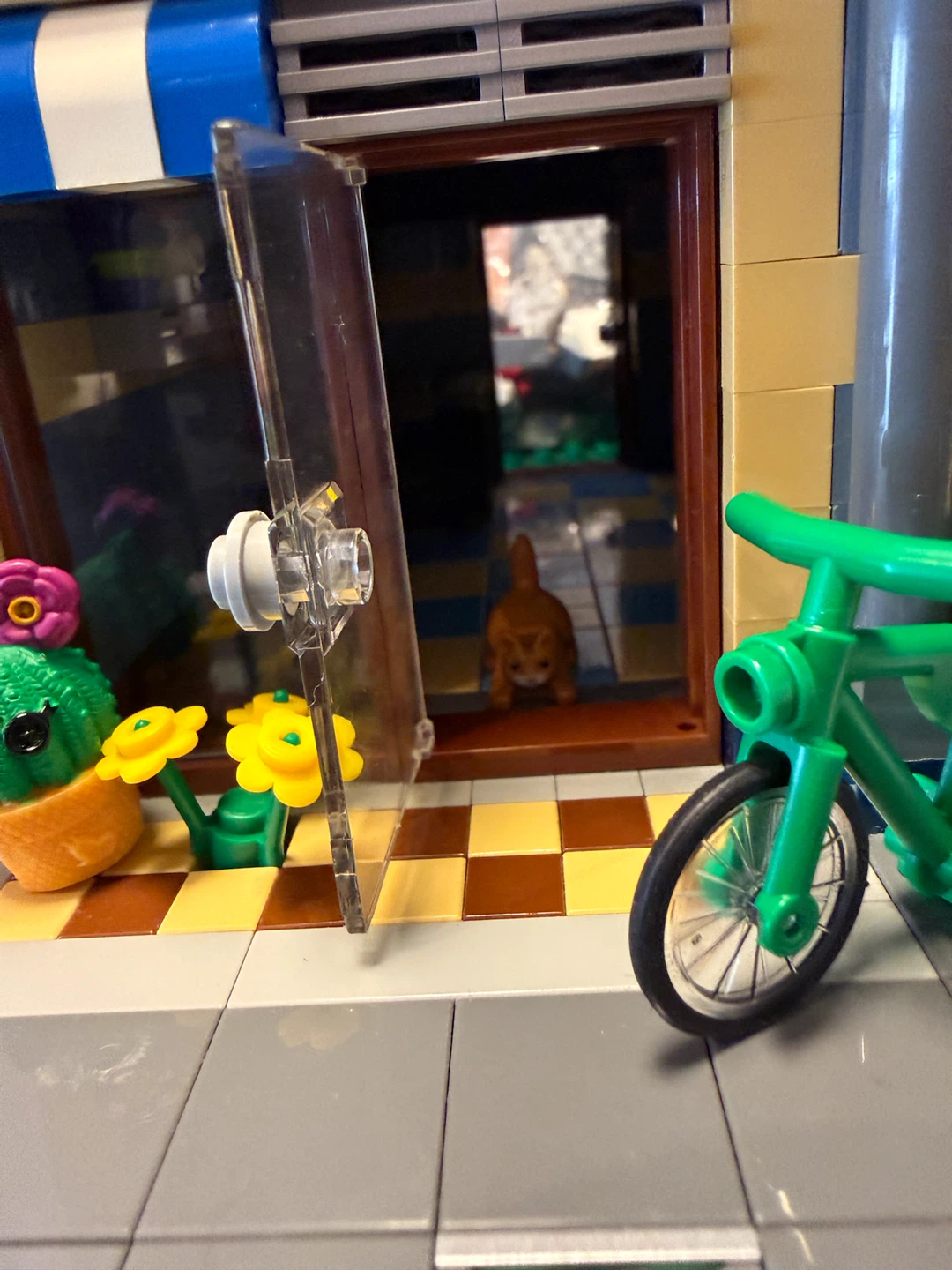 Box full of Miscellaneous. Lego - photo 2