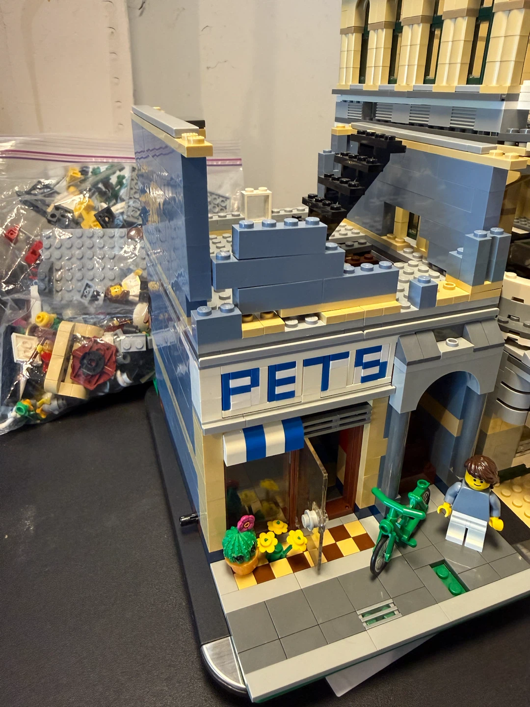 Box full of Miscellaneous. Lego - photo 5