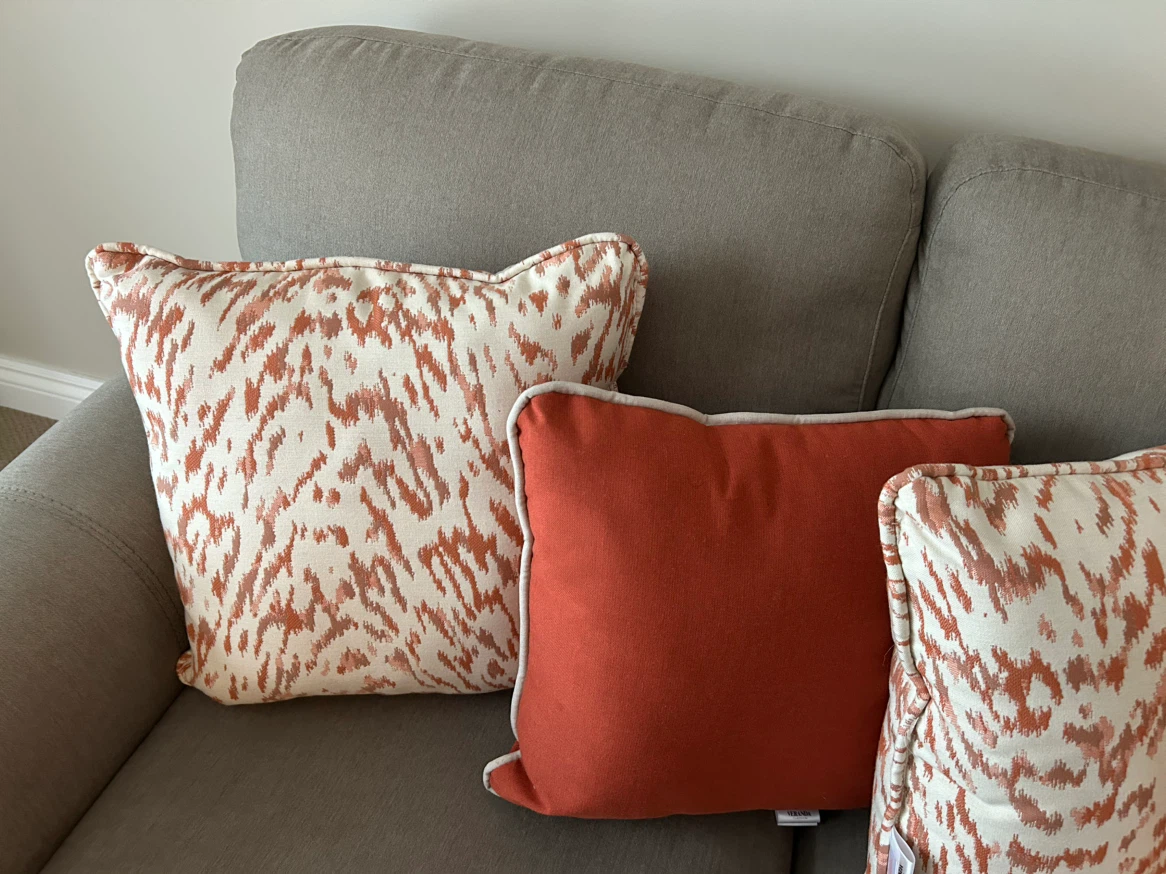 6 LIKE NEW SUNBRELLA OUTDOOR THROW PILLOWS (READ LISTING) - photo 2