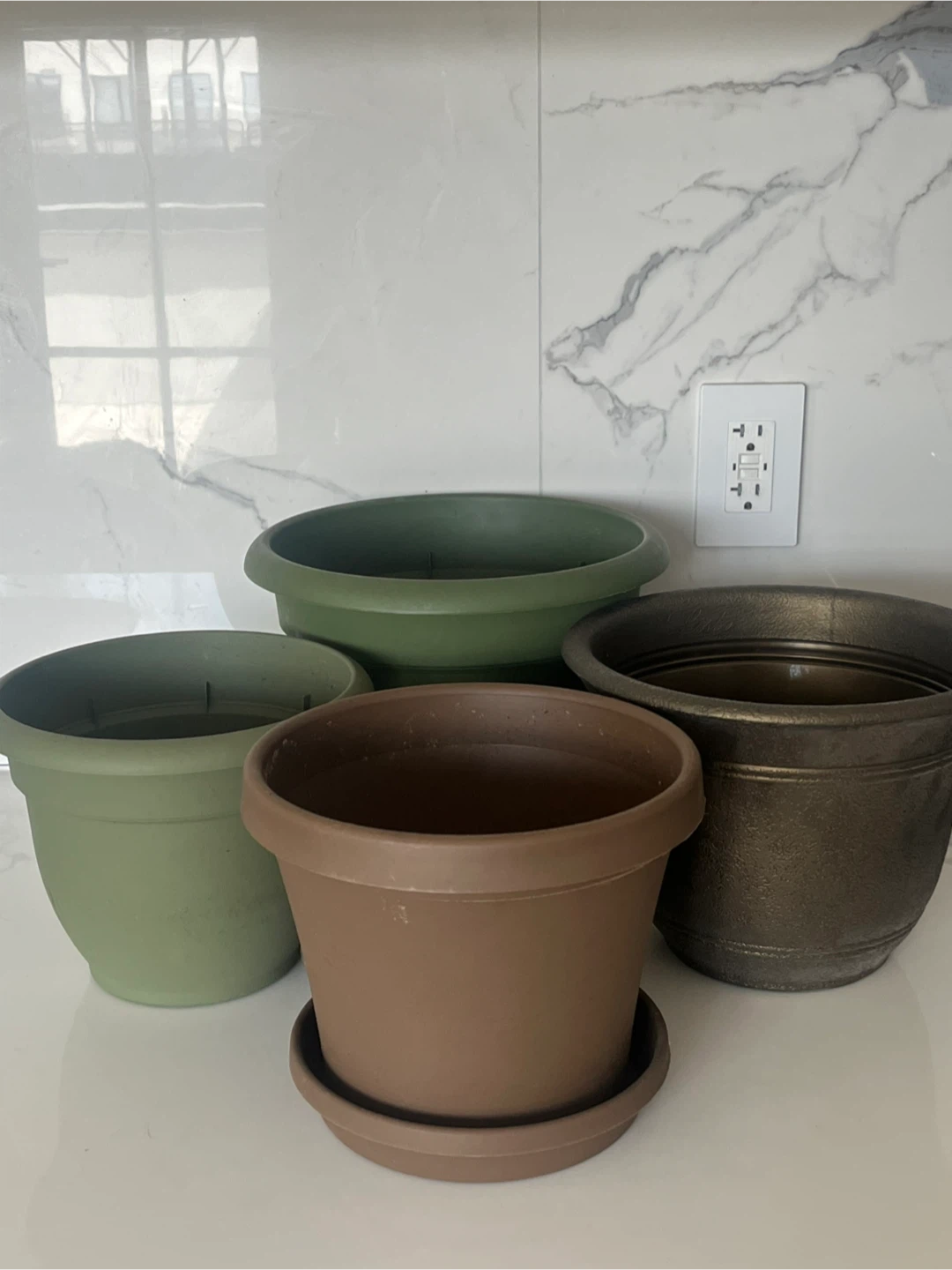 Assortment of 4 Indoor/Outdoor Plant Pots