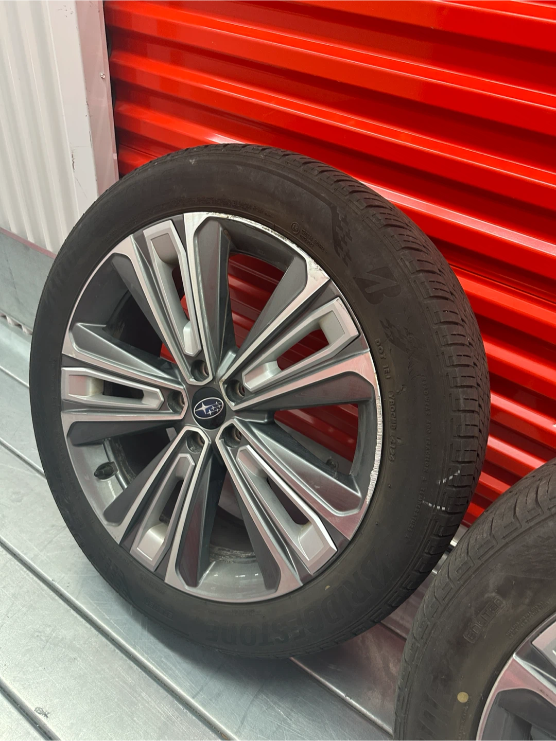 Subaru 20 inch Wheel with Bridgestone Turanza EL450 Tire