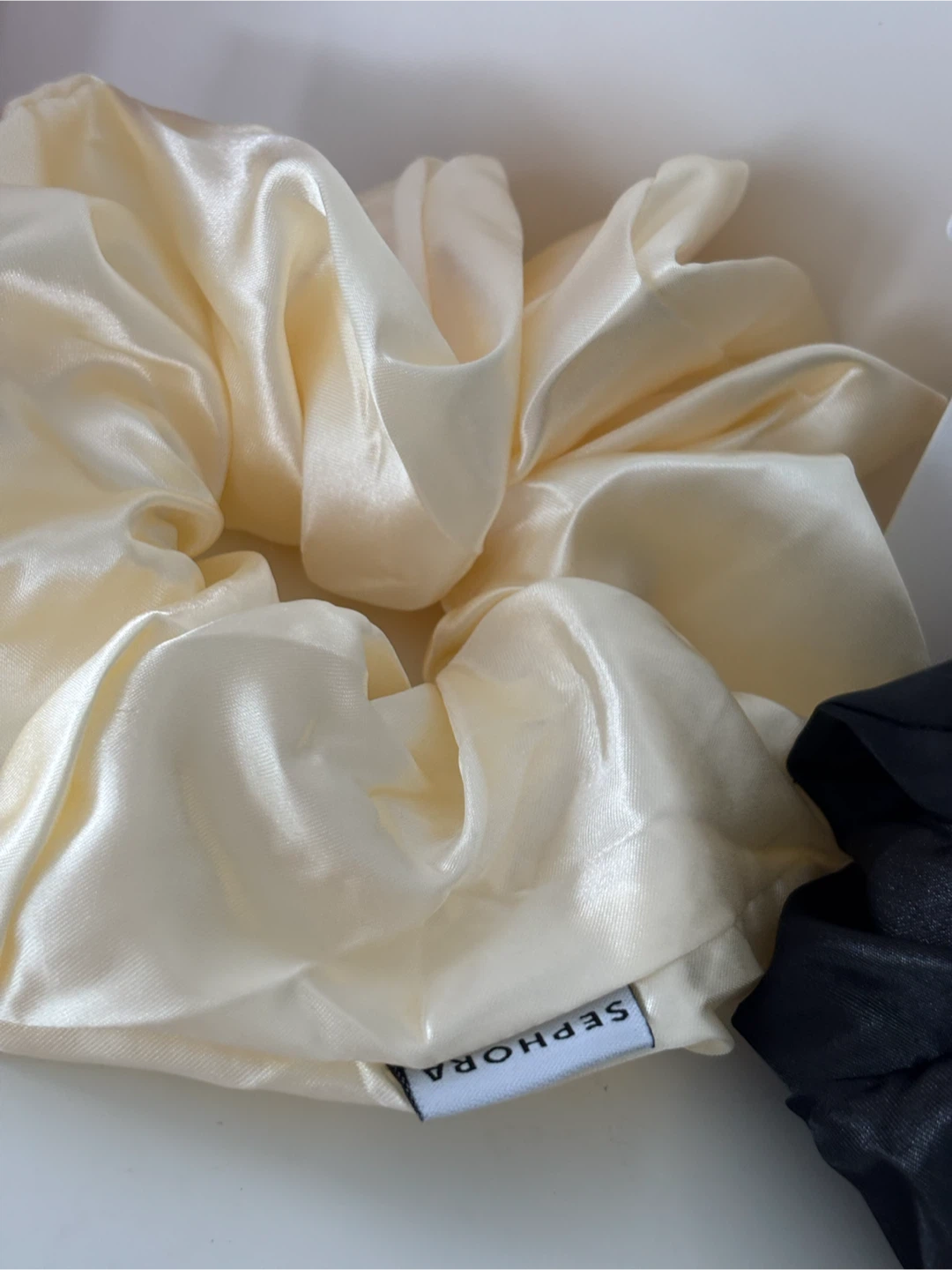 Sephora Silk Scrunchies Set - Cream & Black - photo 3