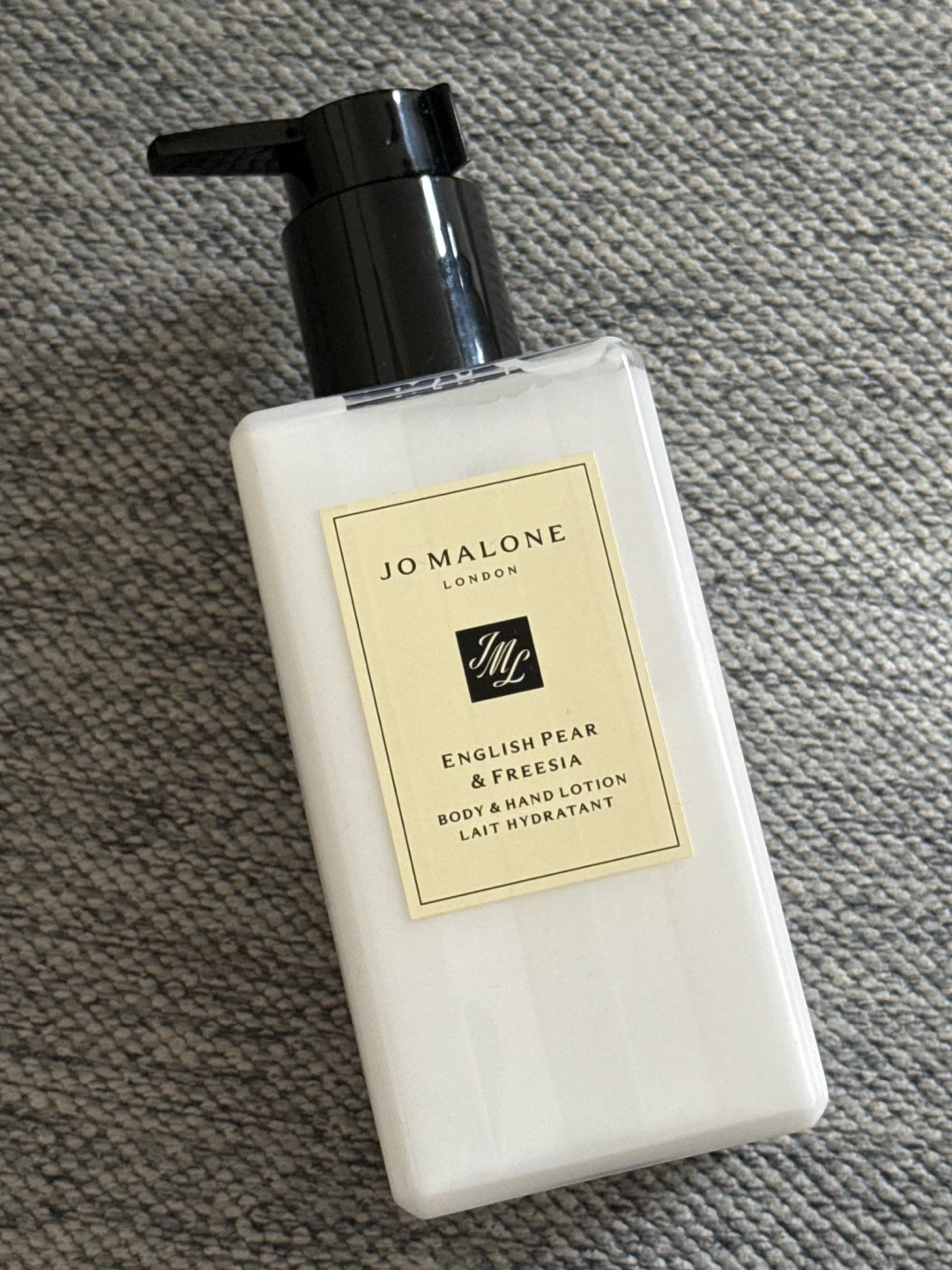 Jo Malone  English Pear & Freesia Body & Hand Lotion