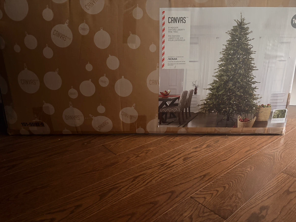 Beautiful CANVAS Oxford Liberty Pine 9’ Pre-Lit Christmas Tree. - photo 2