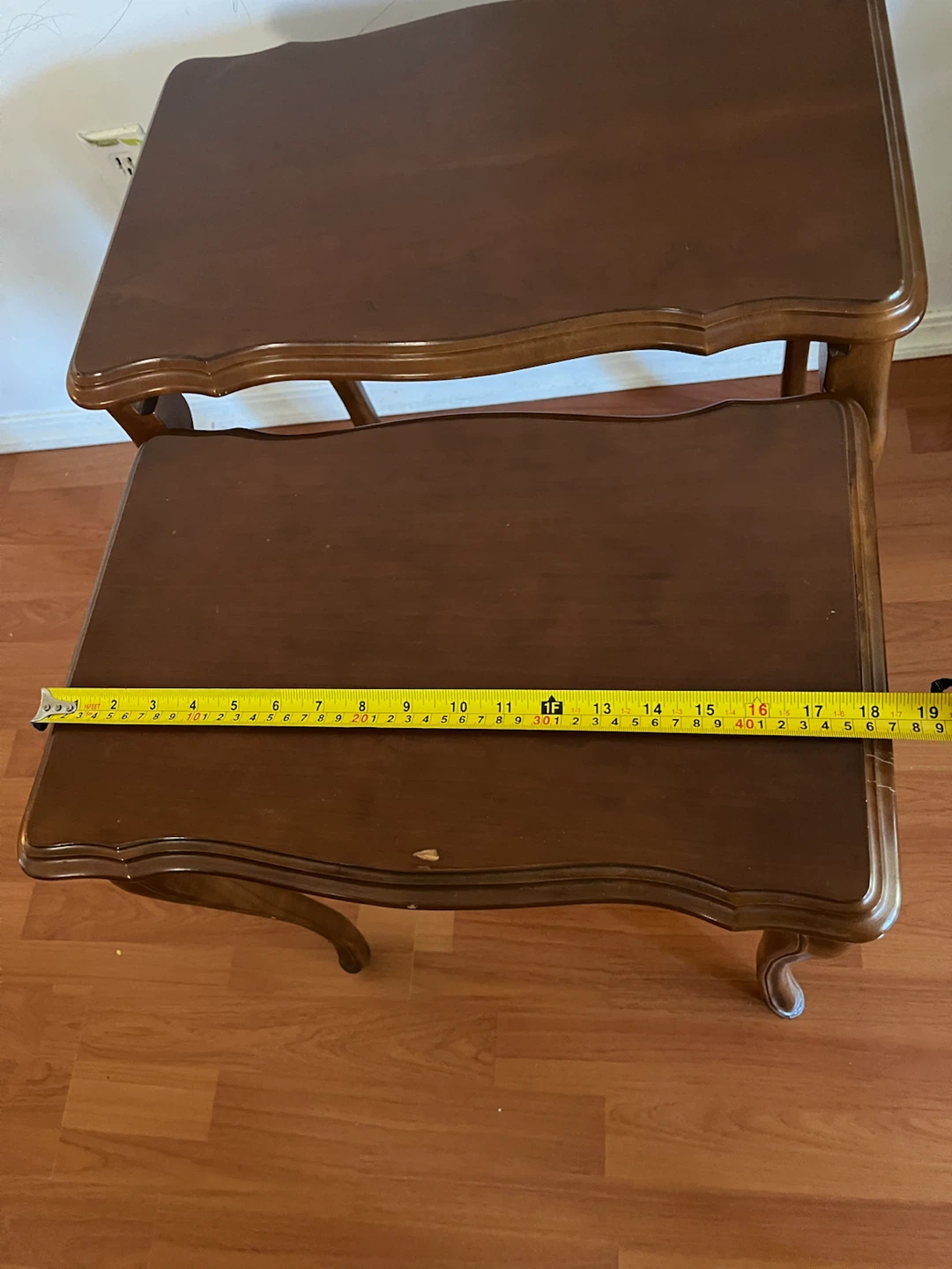 Set of 2 nesting end tables in brown wood finish - photo 2