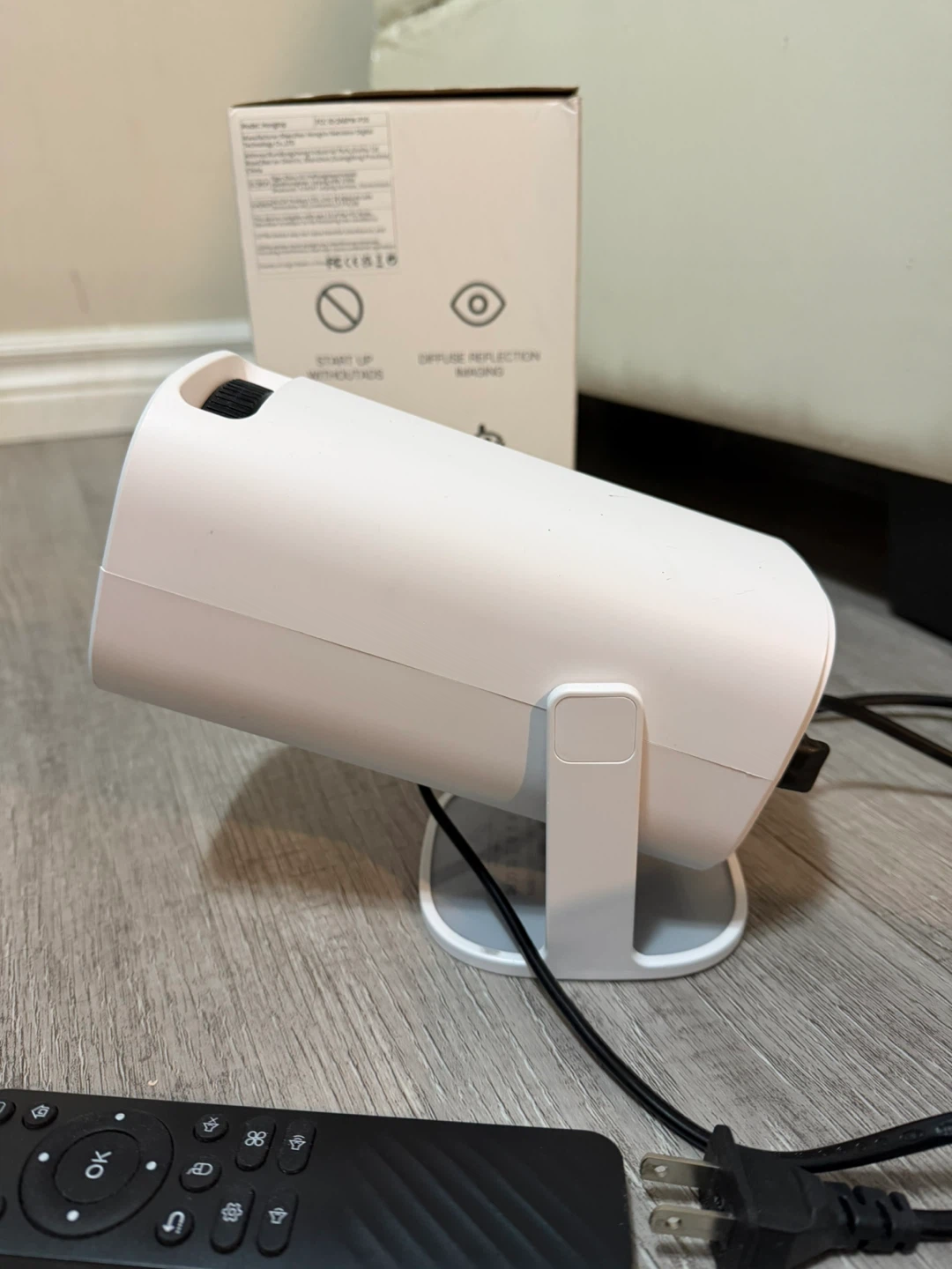 Hongtop P10 Smart Wireless Projector - photo 2