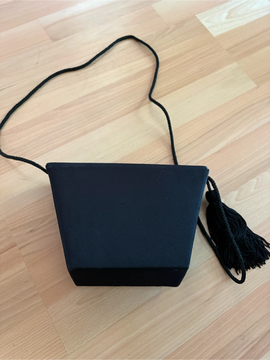 Small Black and Red Purse $5 firm - photo 2