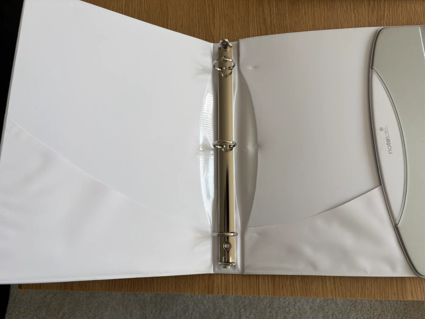 Notetote 3-Ring Binders in Grey and Purple - photo 3