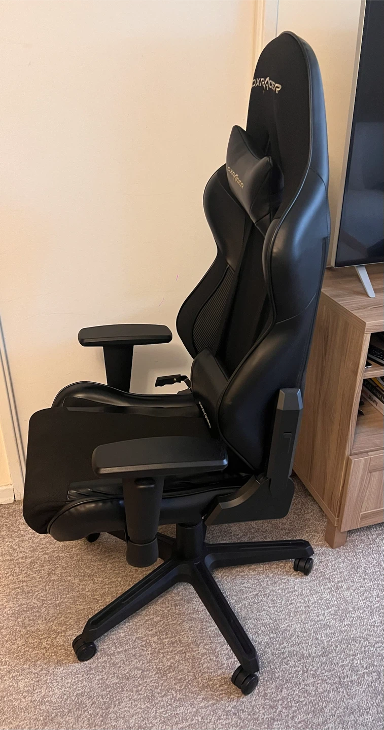 DXRacer Gaming / Office Chair – Excellent Condition - photo 2
