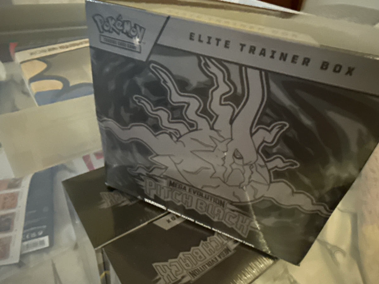 Pokemon Pitch Black Elite Trainer Box - photo 2