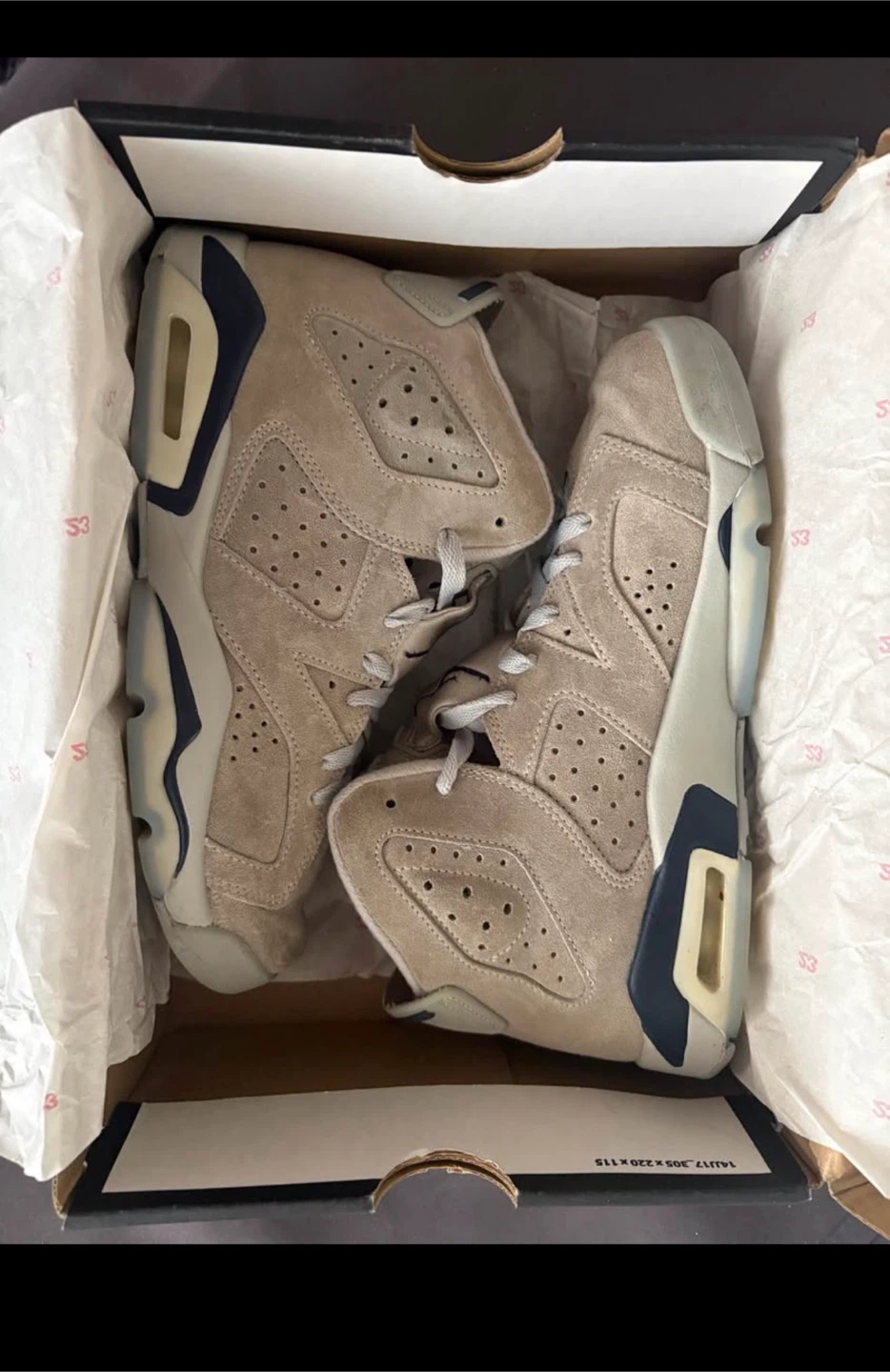 Air Jordan 6 Retro Sneakers - photo 2