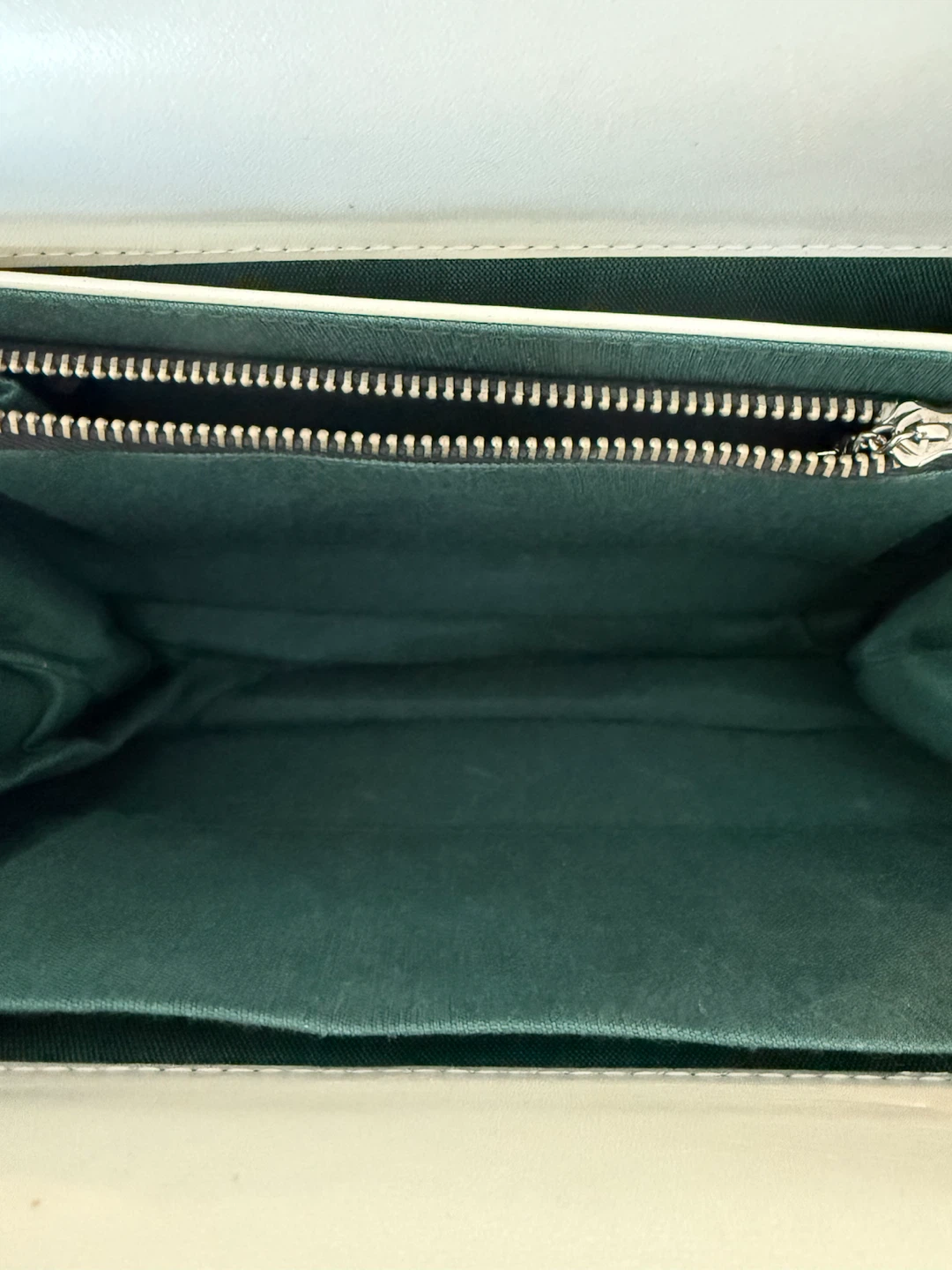 Vintage Cream Top-Handle Handbag with Floral Clasp - photo 3