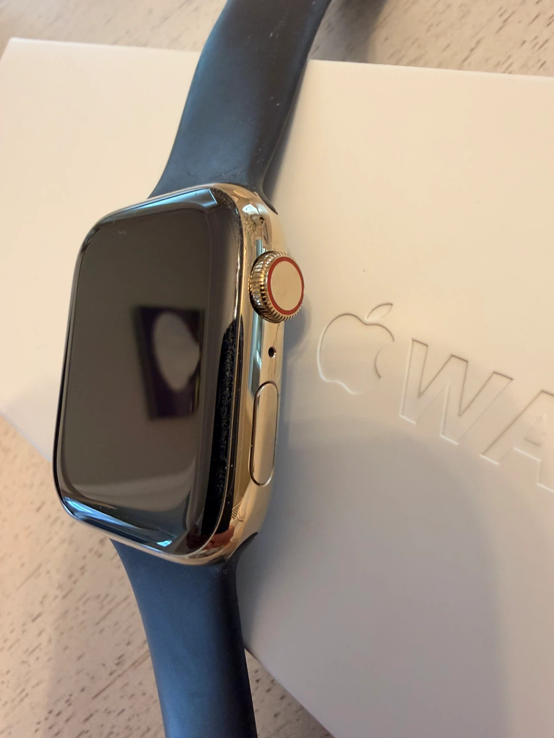 Apple Watch 8 Stainless Steel Gold  45mm with Cellular - photo 5