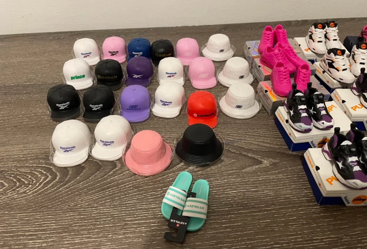 Mini Brands Shoes & Hats (NOT REAL SHOES) - photo 2
