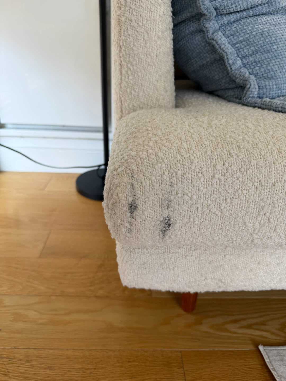 Cream Boucle Sofa & Ottoman - photo 3