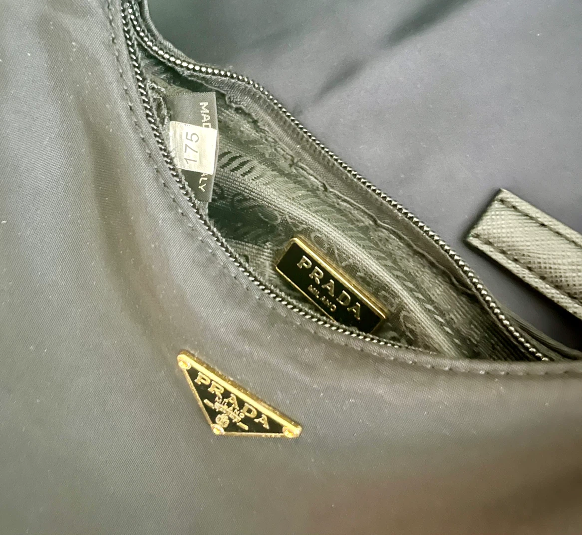 Prada hobo bag - photo 3