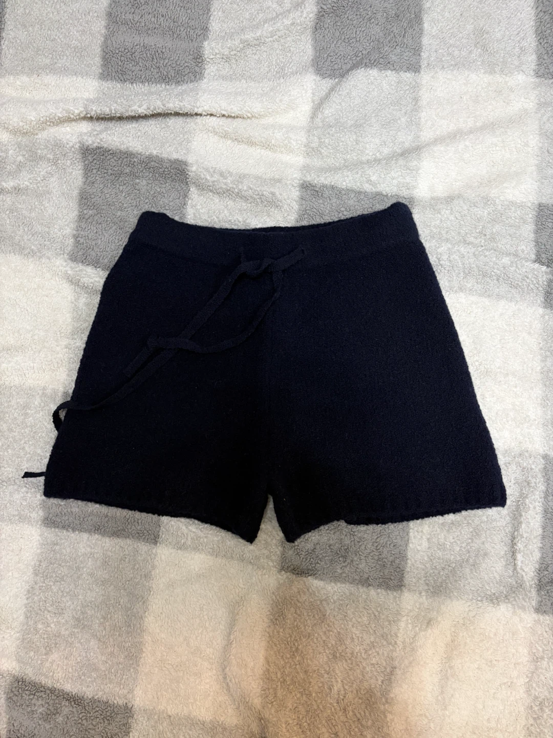 Black knit shorts S-M