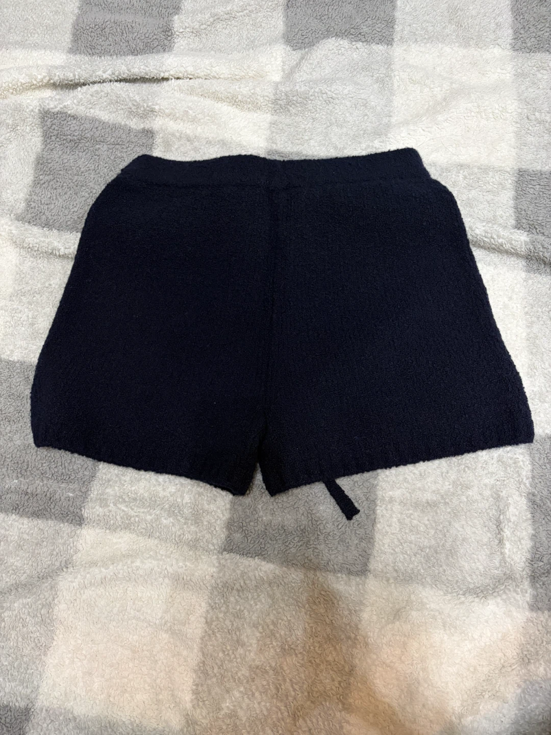 Black knit shorts S-M - photo 3