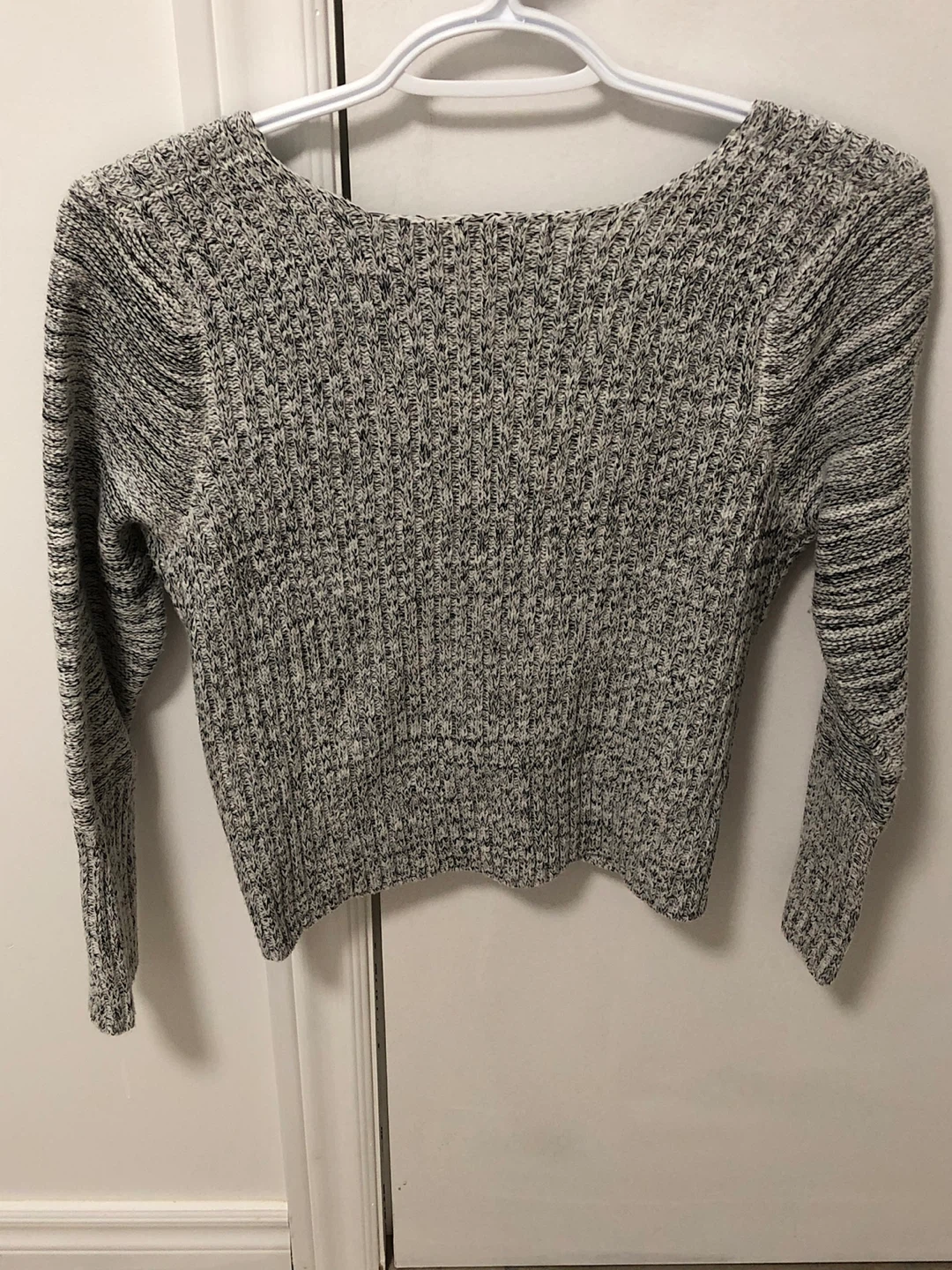 Preowned Cozy V-Neck Wrap-Front Women's Gray Crop Top small - photo 2
