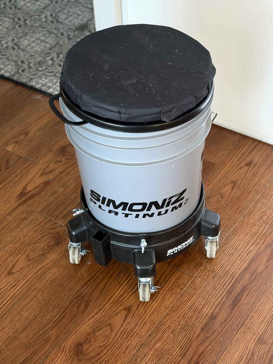 Simoniz Platinum Car Wash Bucket with Dolly and Lid