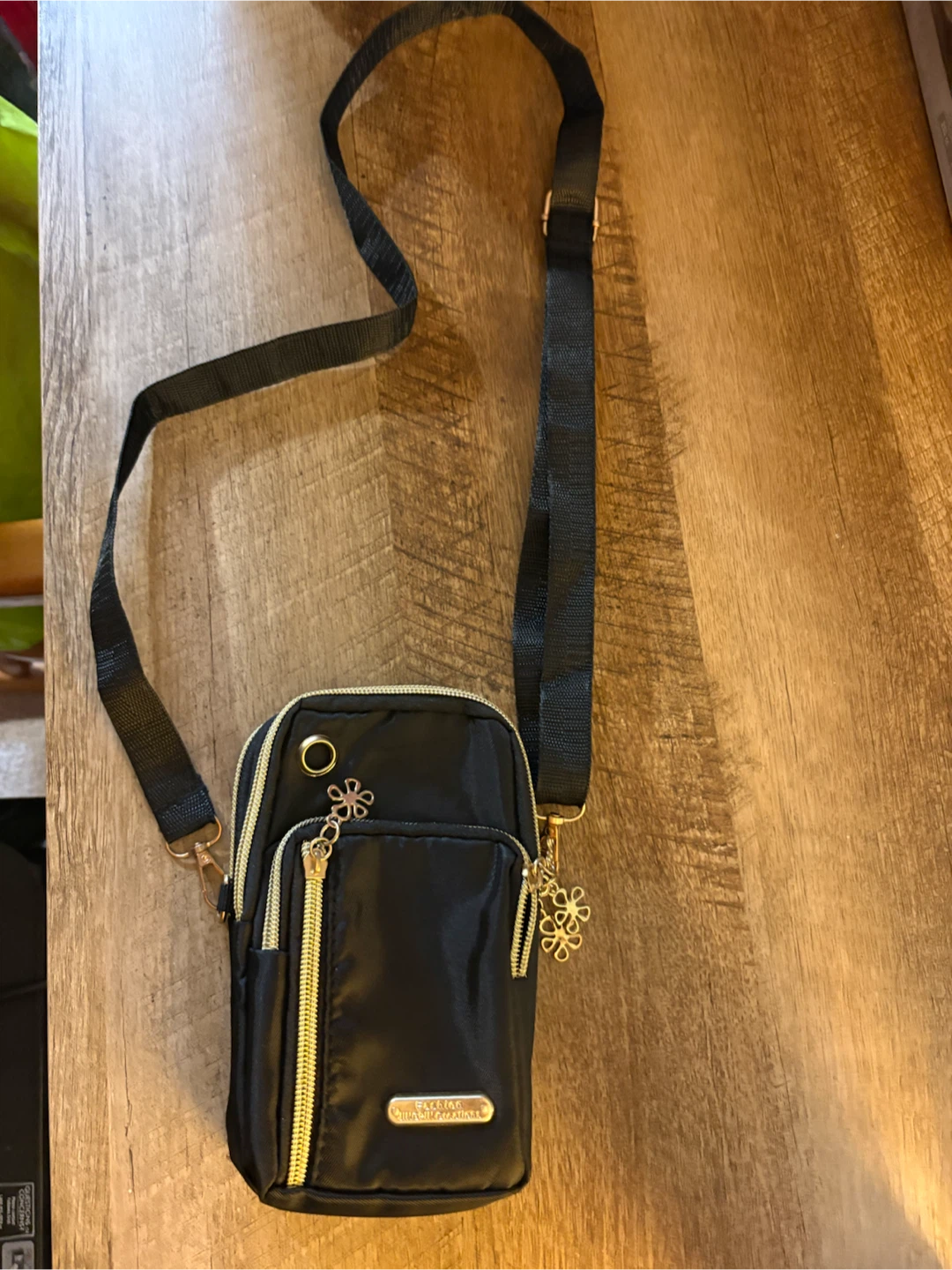 Cross body bag -new