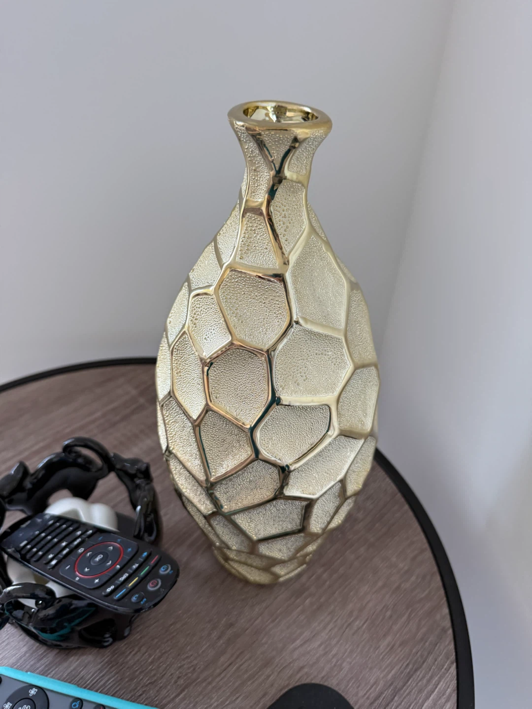 Set of 2 Gold Honeycomb Vases - photo 2