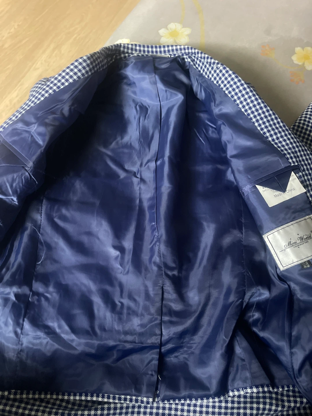 Mini World 3-piece blue and white checkered kids suit size 110 - photo 4