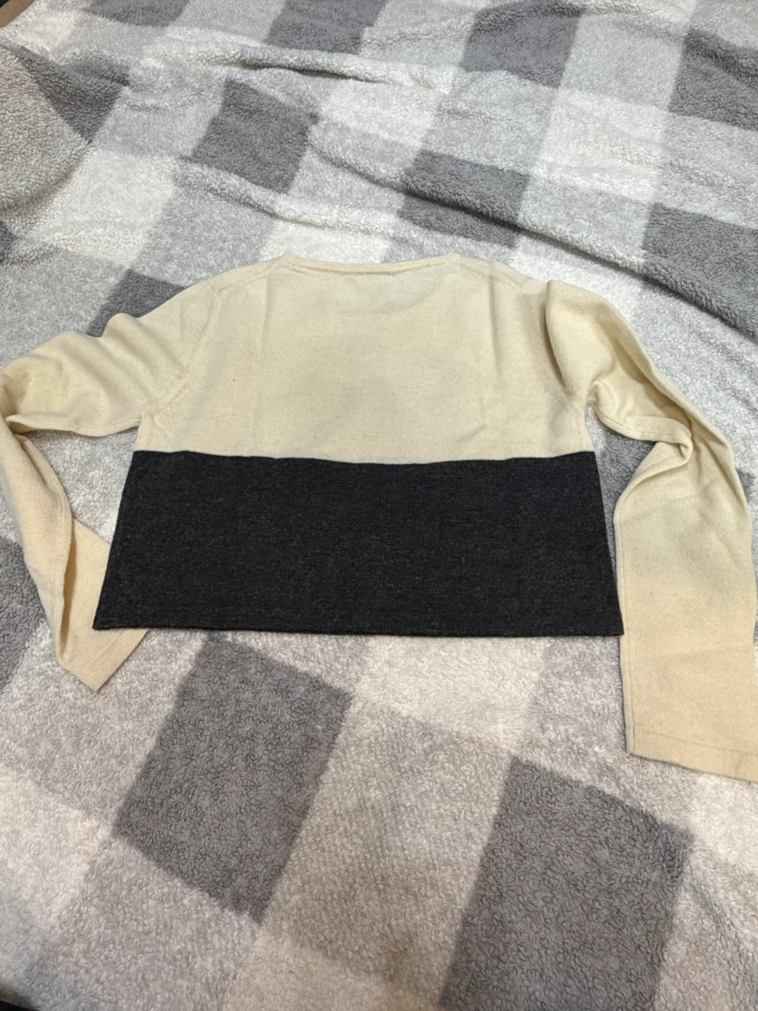 Beige & Dark Grey Color Block Knit Sweater - photo 4