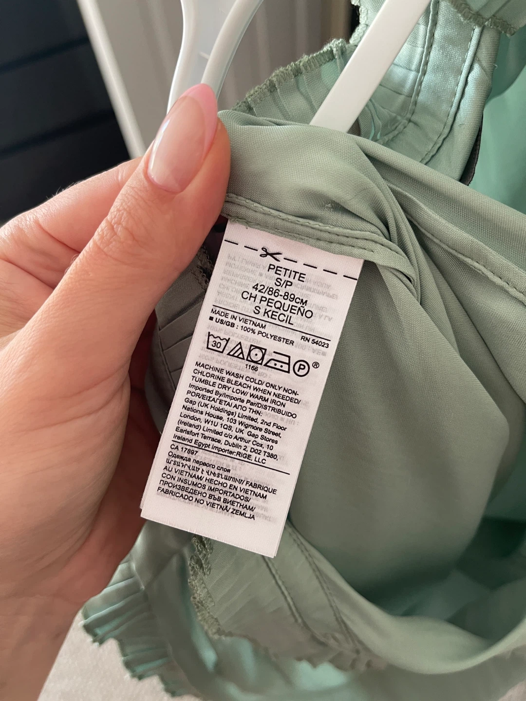 Banana Republic sage green ruffled top - photo 4