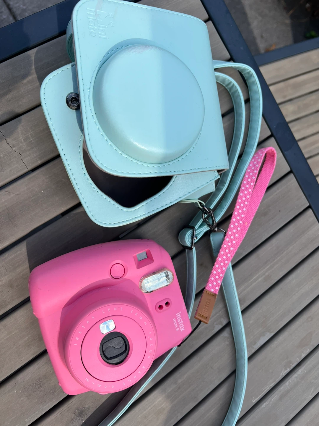Fuji film insta mini9 camera and mint green mini mate case - photo 2